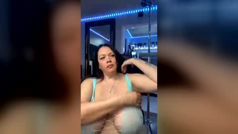 Snapshot of curvyfunlover chatting on June 2026 10:02:02 AM curvyfunlover online show from June 2026 10:02:02 AM