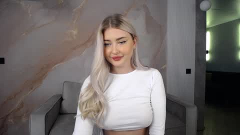 Kira  online show from December 2024 08:33:01 AM