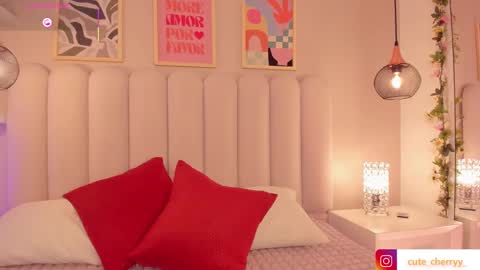 Amber  online show from September 2025 08:34:02 PM