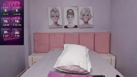 Snapshot of cute__emma chatting on December 2024 12:52:01 AM online show from December 2024 12:52:01 AM