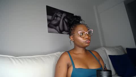 Liya online show from March 2025 08:38:02 PM