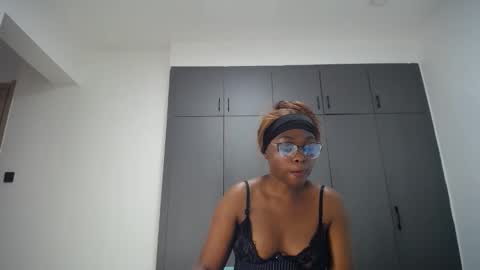 Snapshot of cute_ass18 chatting on April 2026 01:41:02 PM Liya online show from April 2026 01:41:02 PM
