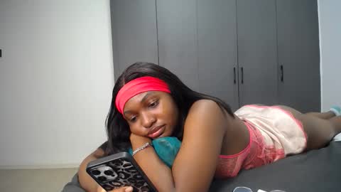 Snapshot of cute_ass18 chatting on April 2026 05:01:02 AM Liya online show from April 2026 05:01:02 AM