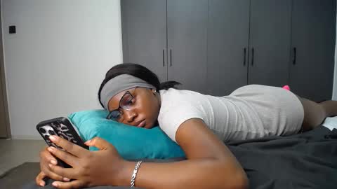 Snapshot of cute_ass18 chatting on April 2026 05:30:01 PM Liya online show from April 2026 05:30:01 PM