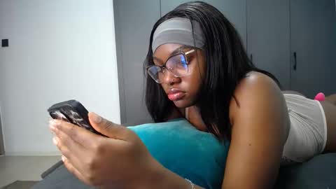 Snapshot of cute_ass18 chatting on April 2026 07:04:01 AM Liya online show from April 2026 07:04:01 AM