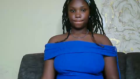 Snapshot of cute_beb2 chatting on February 2025 12:20:01 PM V EE online show from February 2025 12:20:01 PM