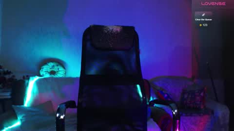 Betty online show from November 2025 04:25:01 PM