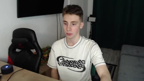 Snapshot of cute_brian chatting on February 2025 03:10:01 PM Im Brian online show from February 2025 03:10:01 PM
