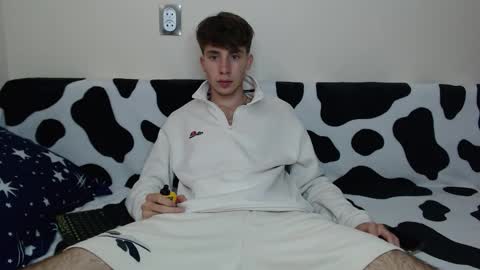 Snapshot of cute_brian chatting on September 2025 09:31:02 AM Im Brian online show from September 2025 09:31:02 AM