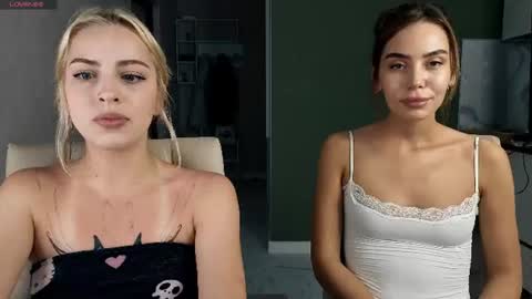 Snapshot of cute_coupleeee chatting on June 2026 11:41:02 AM Masha and Liza online show from June 2026 11:41:02 AM