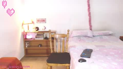 Snapshot of cute_femboy420 chatting on June 2026 01:19:01 AM Valeria Vergara online show from June 2026 01:19:01 AM