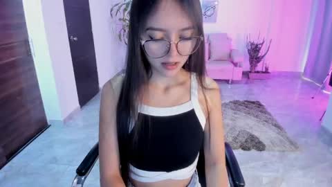 Snapshot of cute_fox_1 chatting on May 2026 02:44:02 PM Bella Fox online show from May 2026 02:44:02 PM