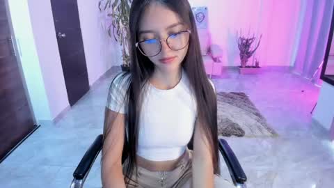 Snapshot of cute_fox_1 chatting on May 2026 02:55:01 PM Bella Fox online show from May 2026 02:55:01 PM