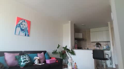 Snapshot of cute_friends chatting on November 2025 06:51:02 PM Cute friends online show from November 2025 06:51:02 PM