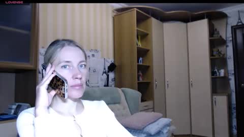 cute_lion_ online show from November 2025 05:35:02 PM