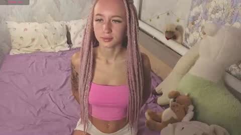 Luucy online show from August 2026 03:09:01 AM