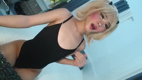 Snapshot of cute_maloi chatting on February 2026 10:05:02 AM Jane online show from February 2026 10:05:02 AM