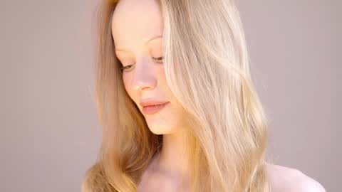 Snapshot of cute_shine chatting on December 2024 10:17:02 AM  Hey im Kristina Thank you for your support  online show from December 2024 10:17:02 AM