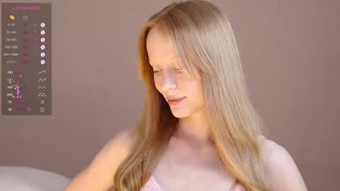 Snapshot of cute_shine chatting on February 2025 09:45:01 AM  Hey im Kristina Thank you for your support  online show from February 2025 09:45:01 AM