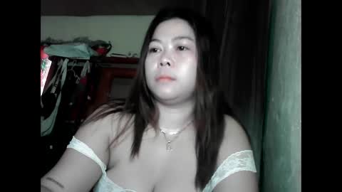Snapshot of cute_slut09 chatting on May 2026 10:41:02 PM Mimi online show from May 2026 10:41:02 PM