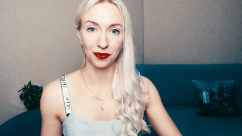 Snapshot of cute_smile_shy chatting on December 2024 05:35:02 PM cute_smile_shy online show from December 2024 05:35:02 PM