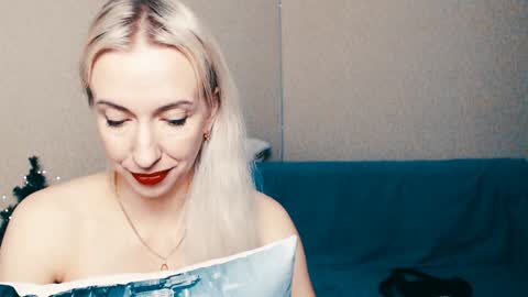 Snapshot of cute_smile_shy chatting on January 2025 04:23:01 AM cute_smile_shy online show from January 2025 04:23:01 AM