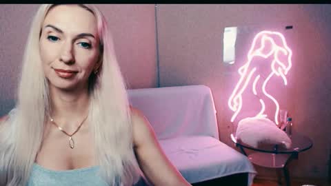 Snapshot of cute_smile_shy chatting on September 2025 06:31:02 PM cute_smile_shy online show from September 2025 06:31:02 PM