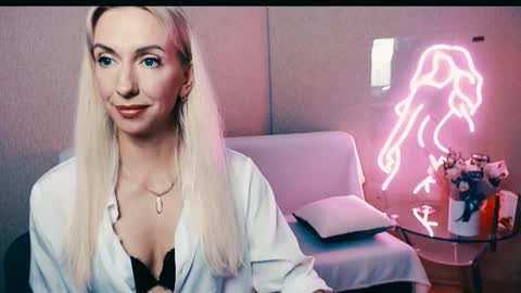 Snapshot of cute_smile_shy chatting on October 2025 08:27:02 PM cute_smile_shy online show from October 2025 08:27:02 PM