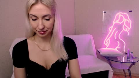 cute_smile_shy online show from January 2026 11:47:02 AM