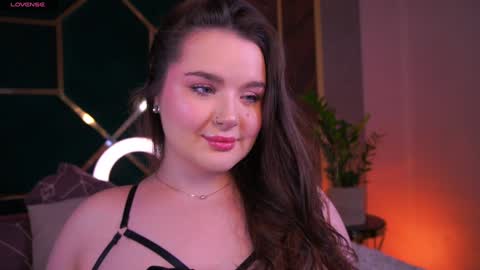 Amber online show from January 2025 11:43:01 PM