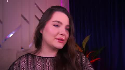 Amber online show from November 2025 01:04:02 AM