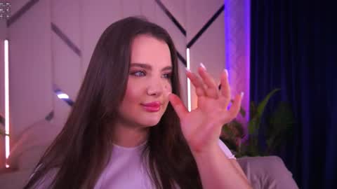 Amber online show from November 2025 12:58:01 AM