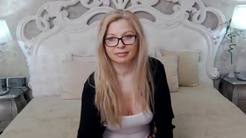 Snapshot of cuteangelina18 chatting on May 2026 02:17:01 AM cuteangelina18 online show from May 2026 02:17:01 AM