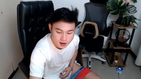 Snapshot of cuteasianlee chatting on December 2025 12:35:02 PM cuteasianlee online show from December 2025 12:35:02 PM