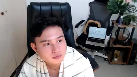 Snapshot of cuteasianlee chatting on December 2025 12:41:01 AM cuteasianlee online show from December 2025 12:41:01 AM