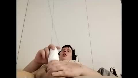 CuteguyBWC92 online show from December 2025 05:01:01 AM