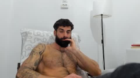 cuteeboy online show from December 2025 04:02:02 PM