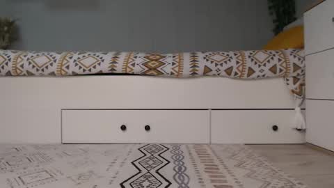 Snapshot of cuteemouse chatting on September 2025 09:43:02 AM Anna online show from September 2025 09:43:02 AM