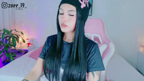 Zoe  online show from March 2026 03:22:02 AM