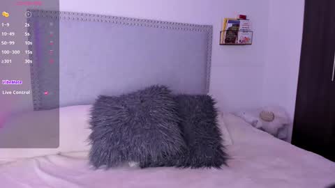 Snapshot of cutegirl__nini chatting on October 2025 04:43:01 AM andre online show from October 2025 04:43:01 AM