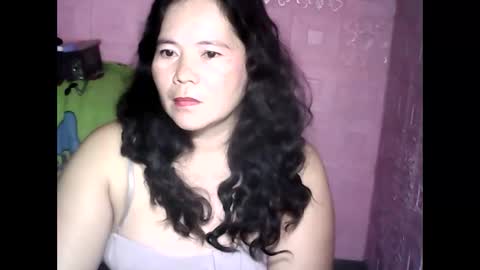 Snapshot of cutehornymom chatting on November 2025 06:23:01 AM cutehornymom online show from November 2025 06:23:01 AM