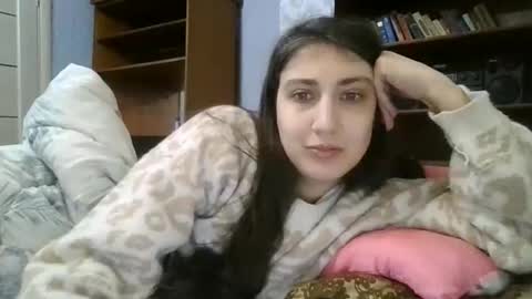 cutekattie online show from December 2025 04:10:01 AM