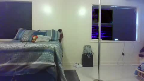 mary mack online show from October 2025 05:47:02 PM