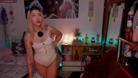cuteweed420 online show from April 2026 11:19:02 PM