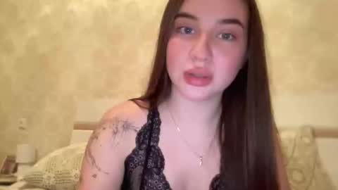 Snapshot of cuteyaji chatting on October 2025 05:45:01 PM CuteAnn online show from October 2025 05:45:01 PM