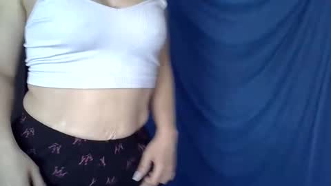 cutie_bee online show from May 2026 07:26:02 AM