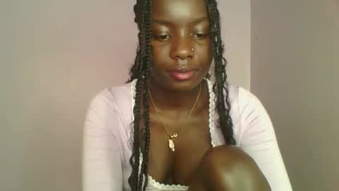 cutie_choco online show from October 2025 01:01:01 PM