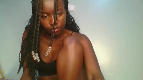 cutie_choco online show from November 2025 05:56:02 PM