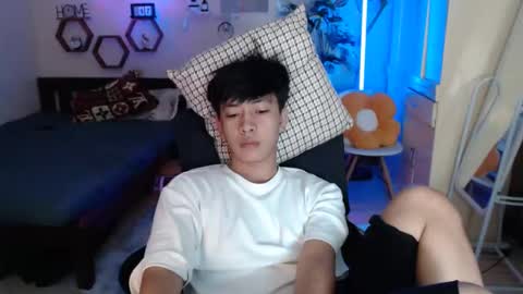 Neil Taylor online show from December 2025 09:33:01 PM