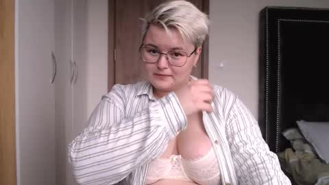 Sophie  Lilith online show from November 2025 06:07:02 AM